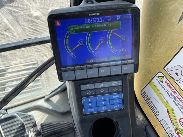 2013-komatsu-pc210-lc-10-image-46