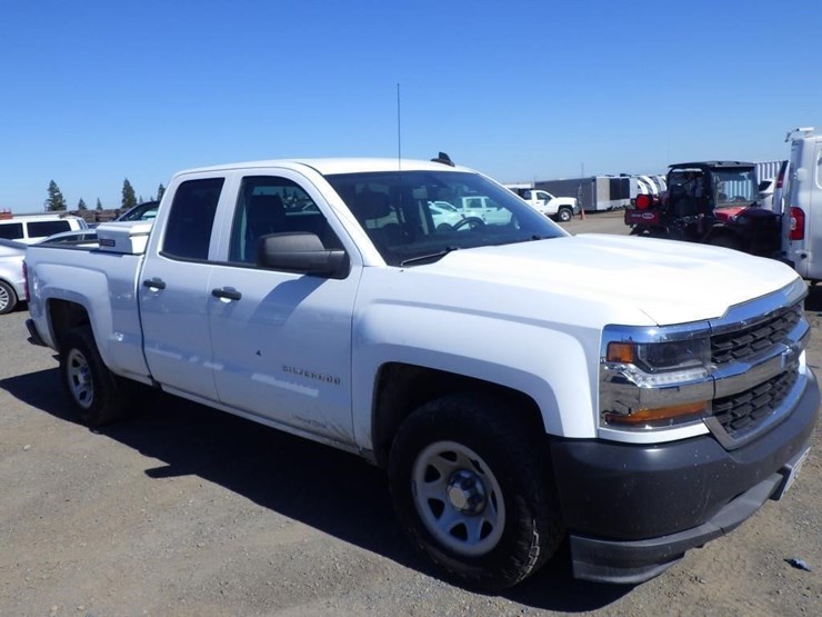 2017-chevrolet-1500-image-2