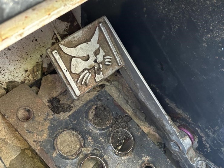 2017-bobcat-s570-image-22