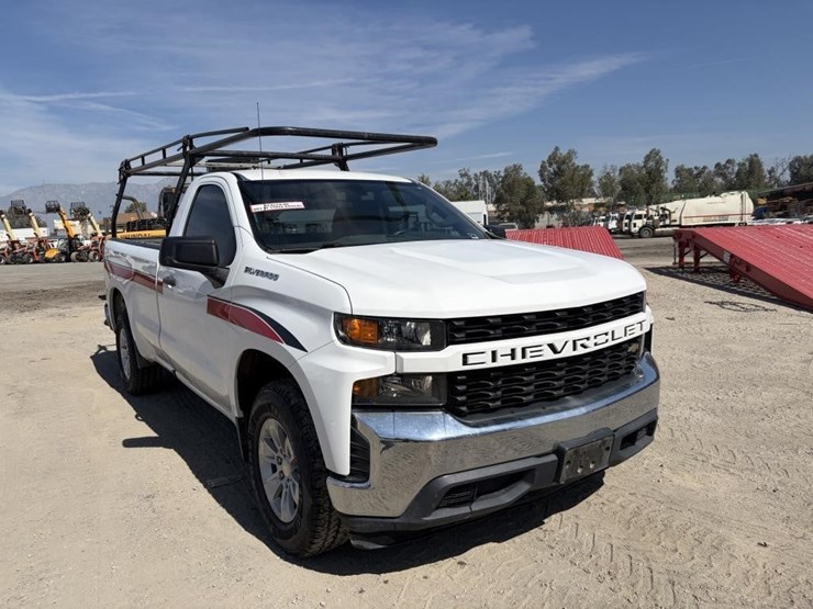 2020-chevrolet-1500-image-2