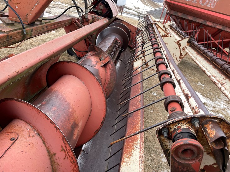 hesston-1014-image-15