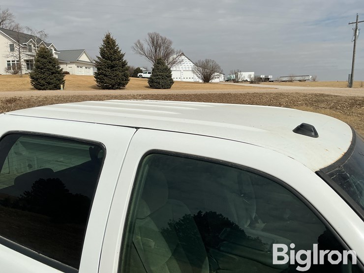 2004-chevrolet-silverado-2500-image-16