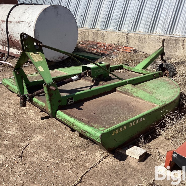 JOHN DEERE 709