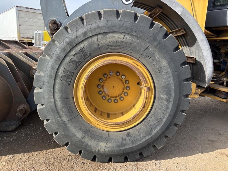 2008-deere-624j-image-22