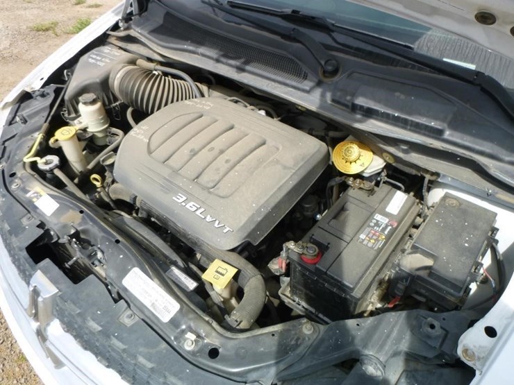 2014-dodge-grand-caravan-image-30