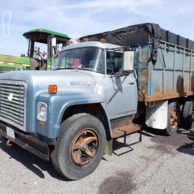 IH GRAIN TRUCK