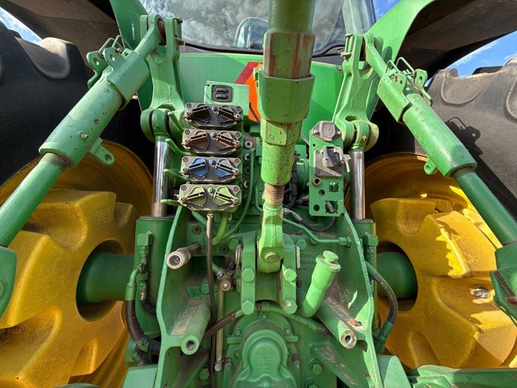 2012-john-deere-8260r-image-9