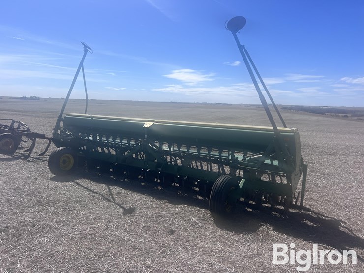 john-deere-520-image-1