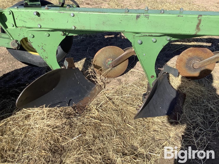 john-deere-8-image-12