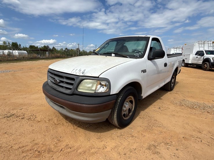 2002-ford-f150-xl-image-2