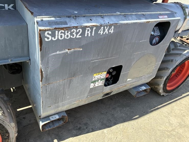 2014-skyjack-sj6832rt-image-9