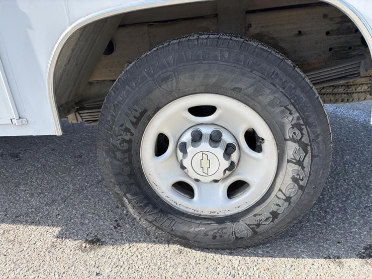 2010-chevrolet-silverado-2500-image-5