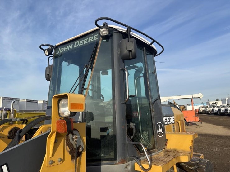 2005-deere-624j-image-31