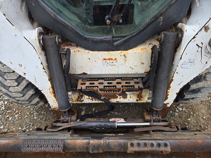 2017-bobcat-s570-image-13
