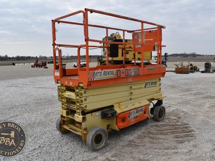 2015-jlg-2646es-image-5