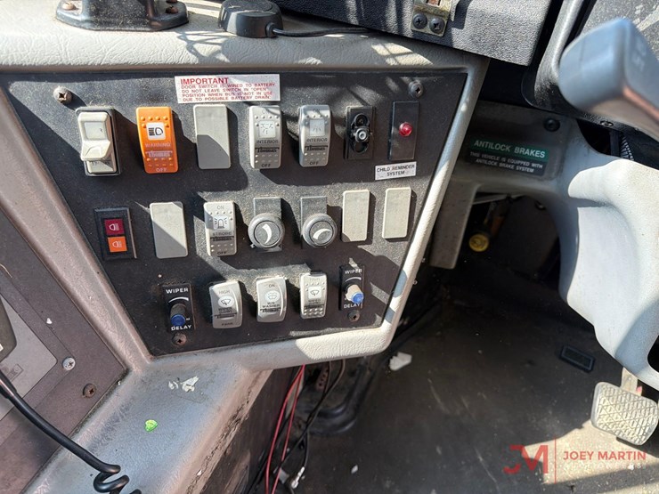 2002-caterpillar-3126-image-19