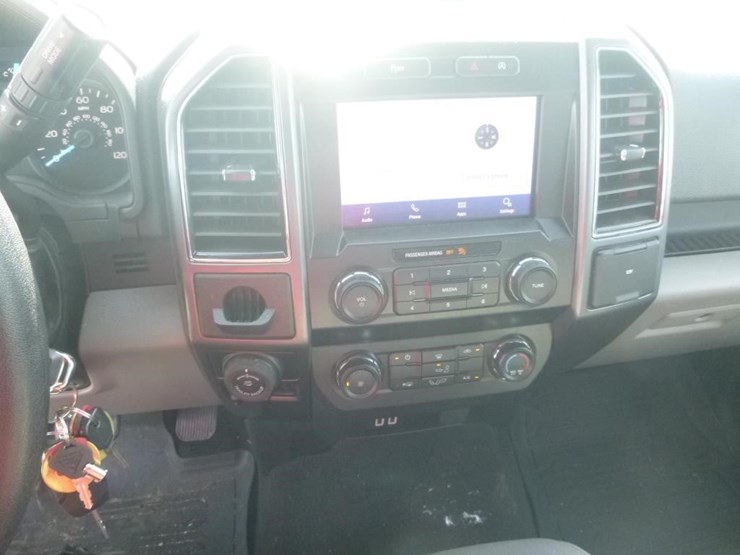 2020-ford-f150-image-10