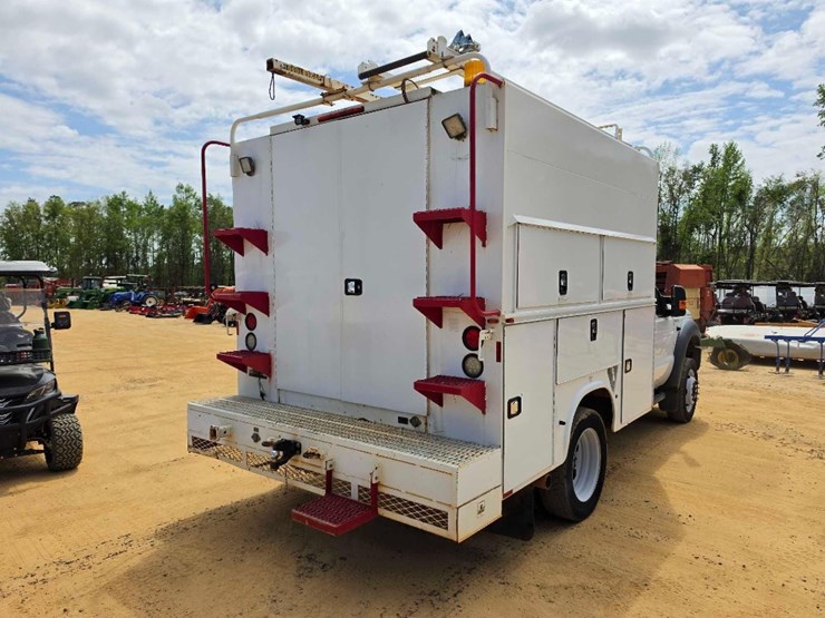 2015-ford-f550-image-3