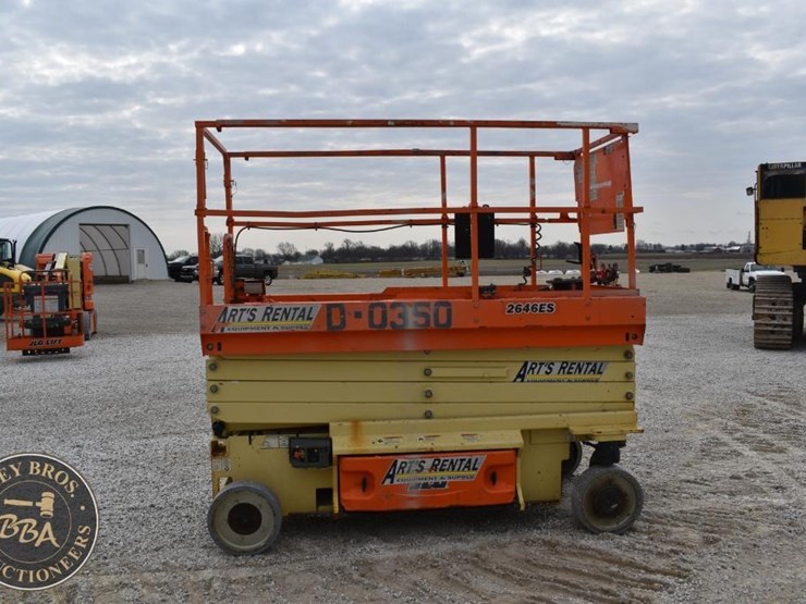 2015-jlg-2646es-image-6