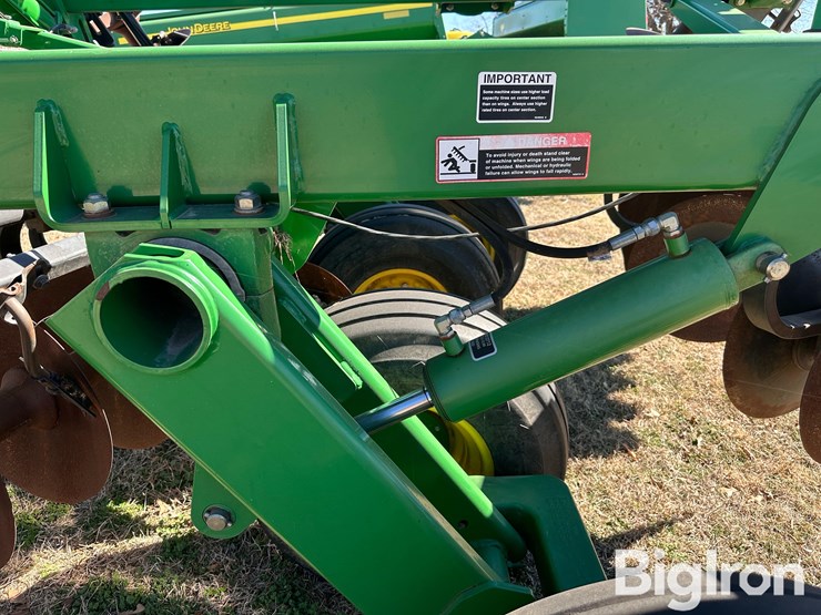 2014-john-deere-2623-image-15
