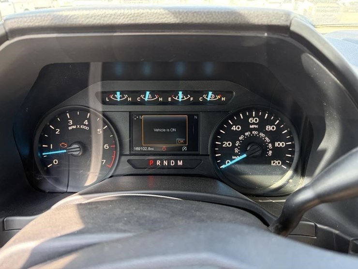 2020-ford-f150-image-12