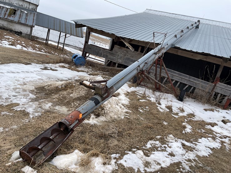 #2379-•-gt-50'-elevator-image-2