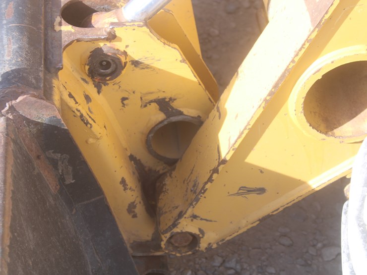 john-deere-325-image-46