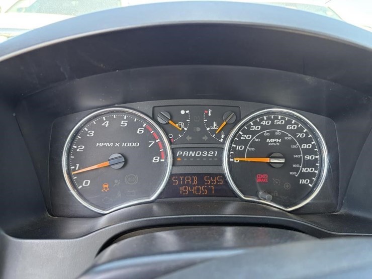 2011-chevrolet-colorado-image-13