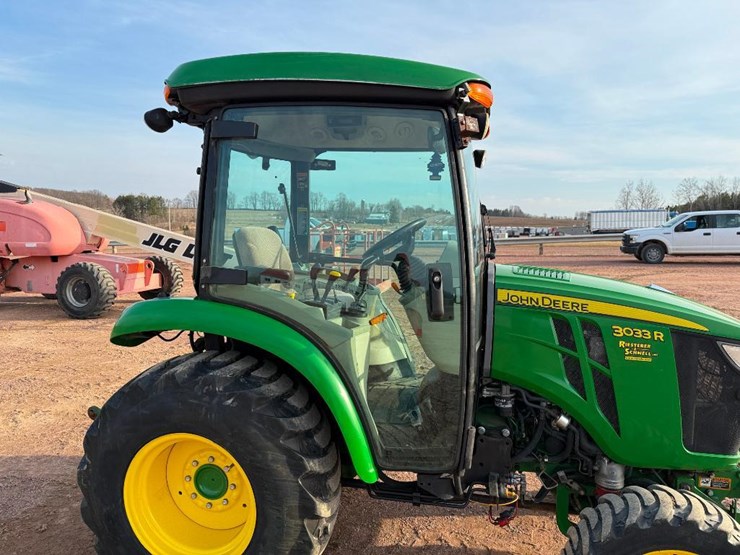 john-deere-3033r-image-19