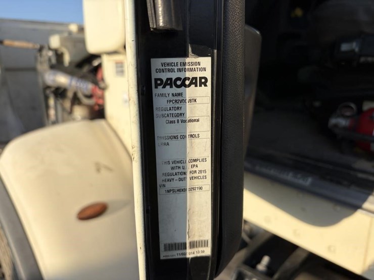 2015-peterbilt-365-image-10