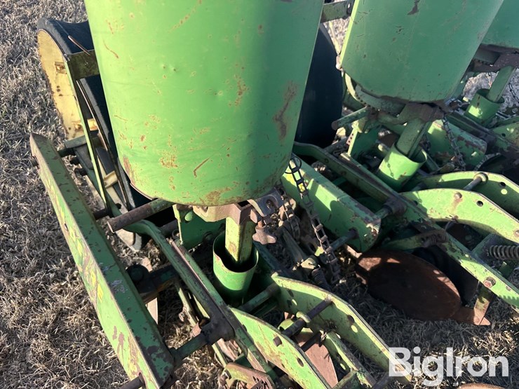 john-deere-24-image-16