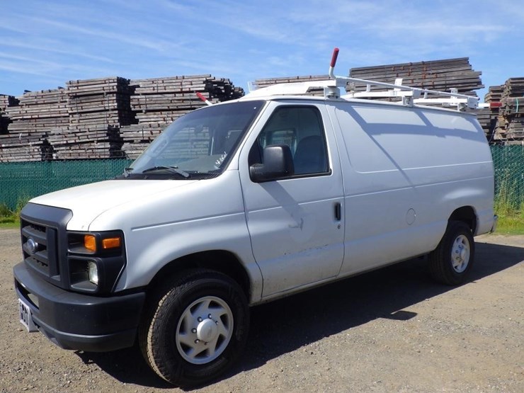 2008-ford-cargo-image-1