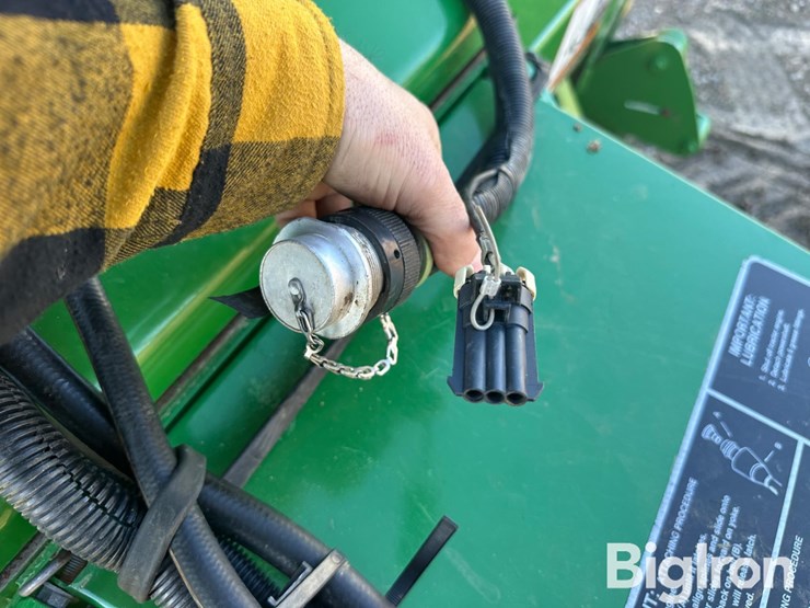 2012-john-deere-568-image-20