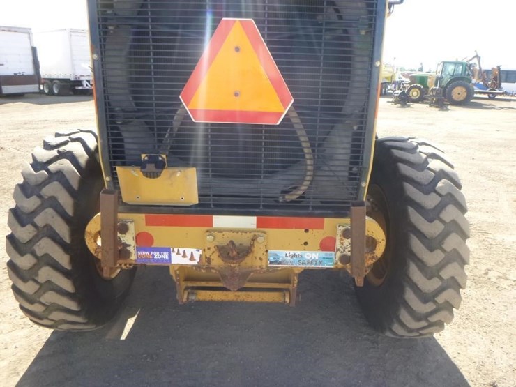 2005-caterpillar-143h-image-22