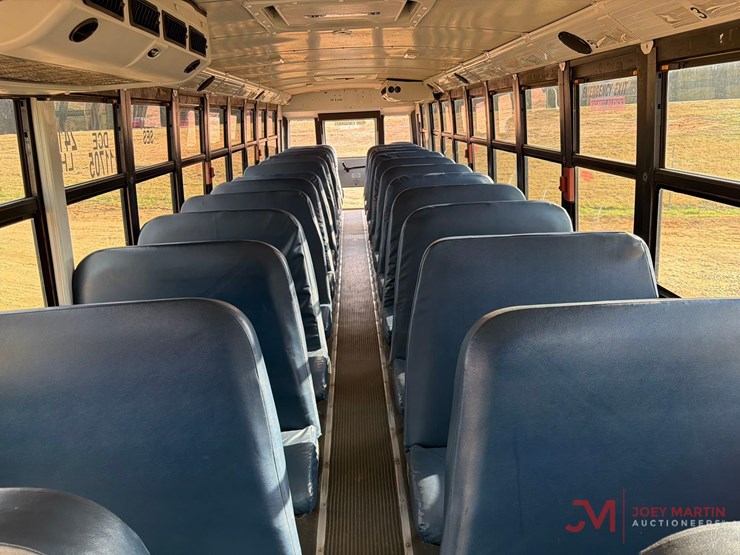 2008-thomas-saf-t-liner-c2-image-13