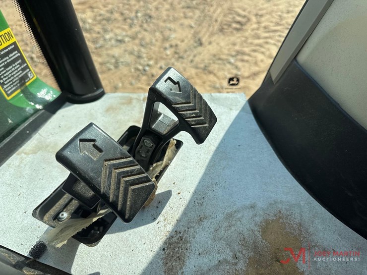 john-deere-3046r-image-21