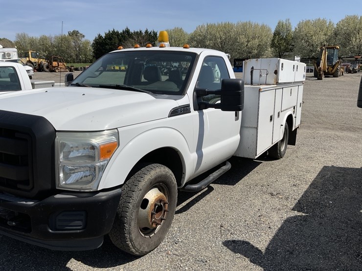 ford-f350-xl-image-1