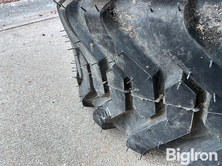 carlisle-10-16.5-nhs-trac-chief-tires-image-13