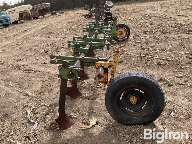 john-deere-7-image-4