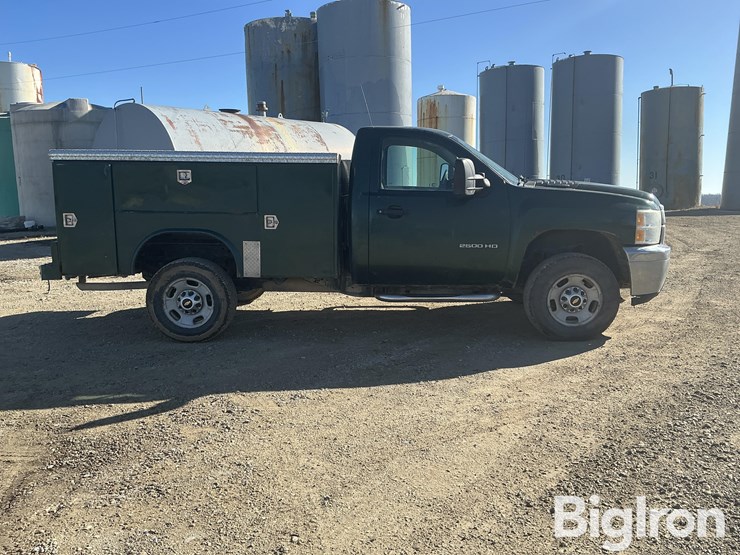 2011-chevrolet-k2500-image-4