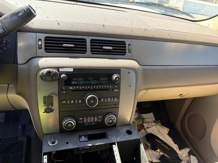 2013-chevrolet-tahoe-image-20