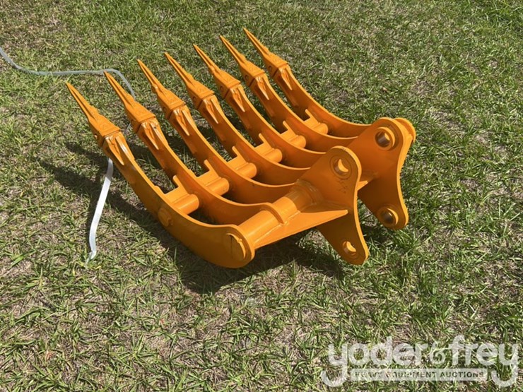 2026-caterpillar-305-image-7