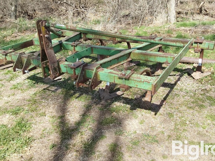 john-deere-100-image-1