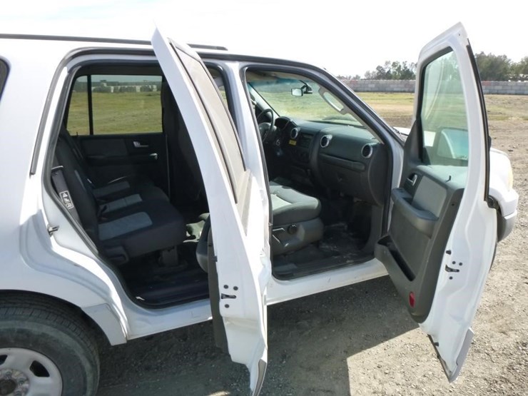 2003-ford-expedition-image-21