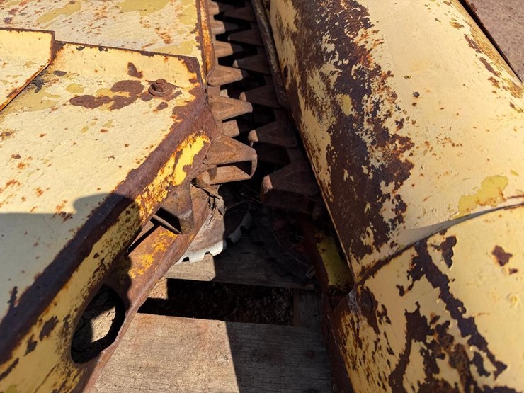 new-holland-822-image-7