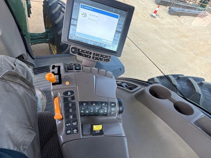 2015-john-deere-8270r-image-28