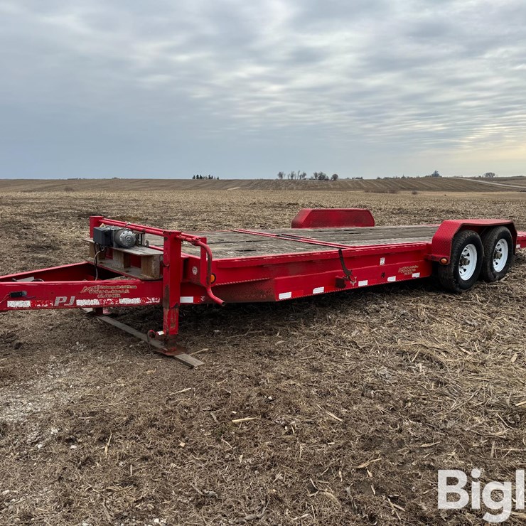 2015 PJ Trailer Mfg Co 22' Tilt Deck Trailer
