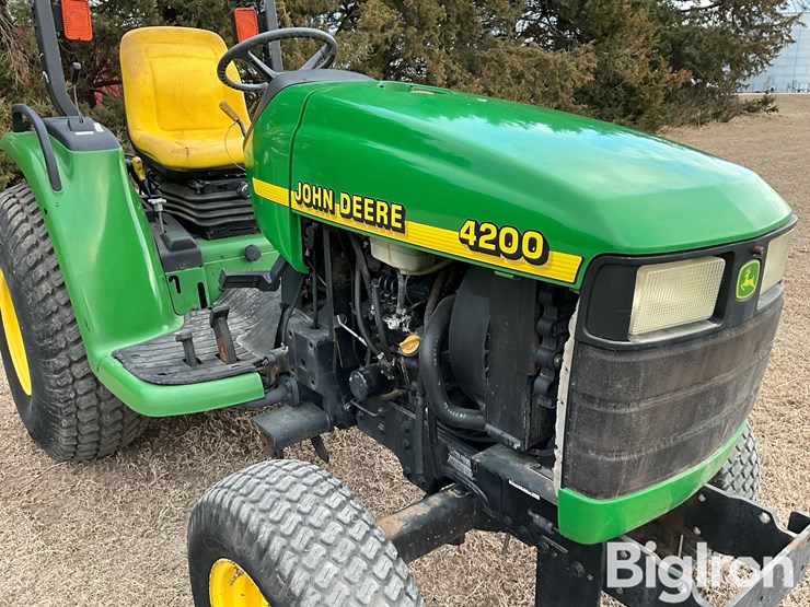 1998-john-deere-4200-image-10