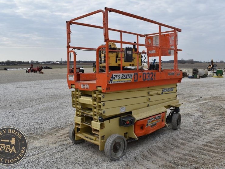 2015-jlg-2646es-image-5