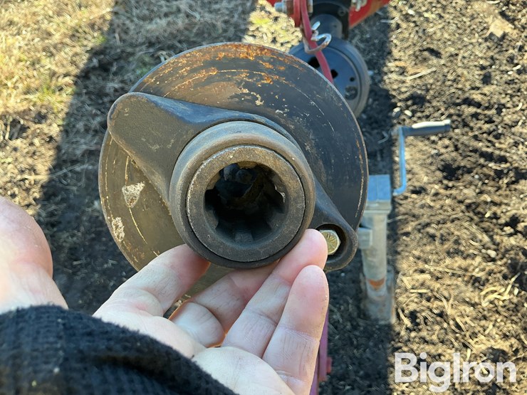 hutchinson-/mayrath-10-82-swing-away-auger-image-12